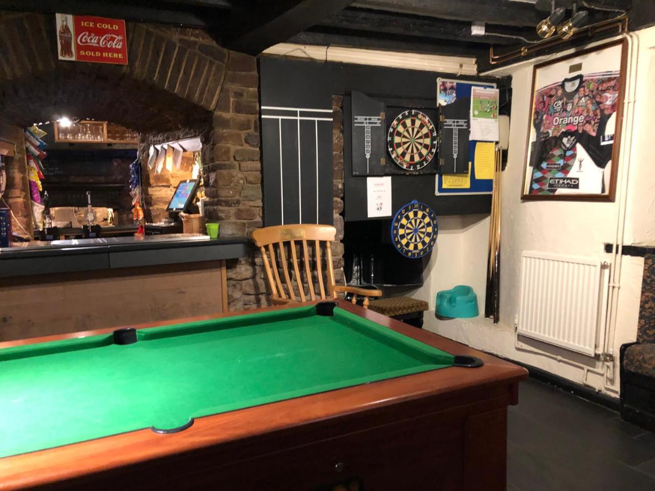 The Crosskeys Inn Usk Eksteriør billede